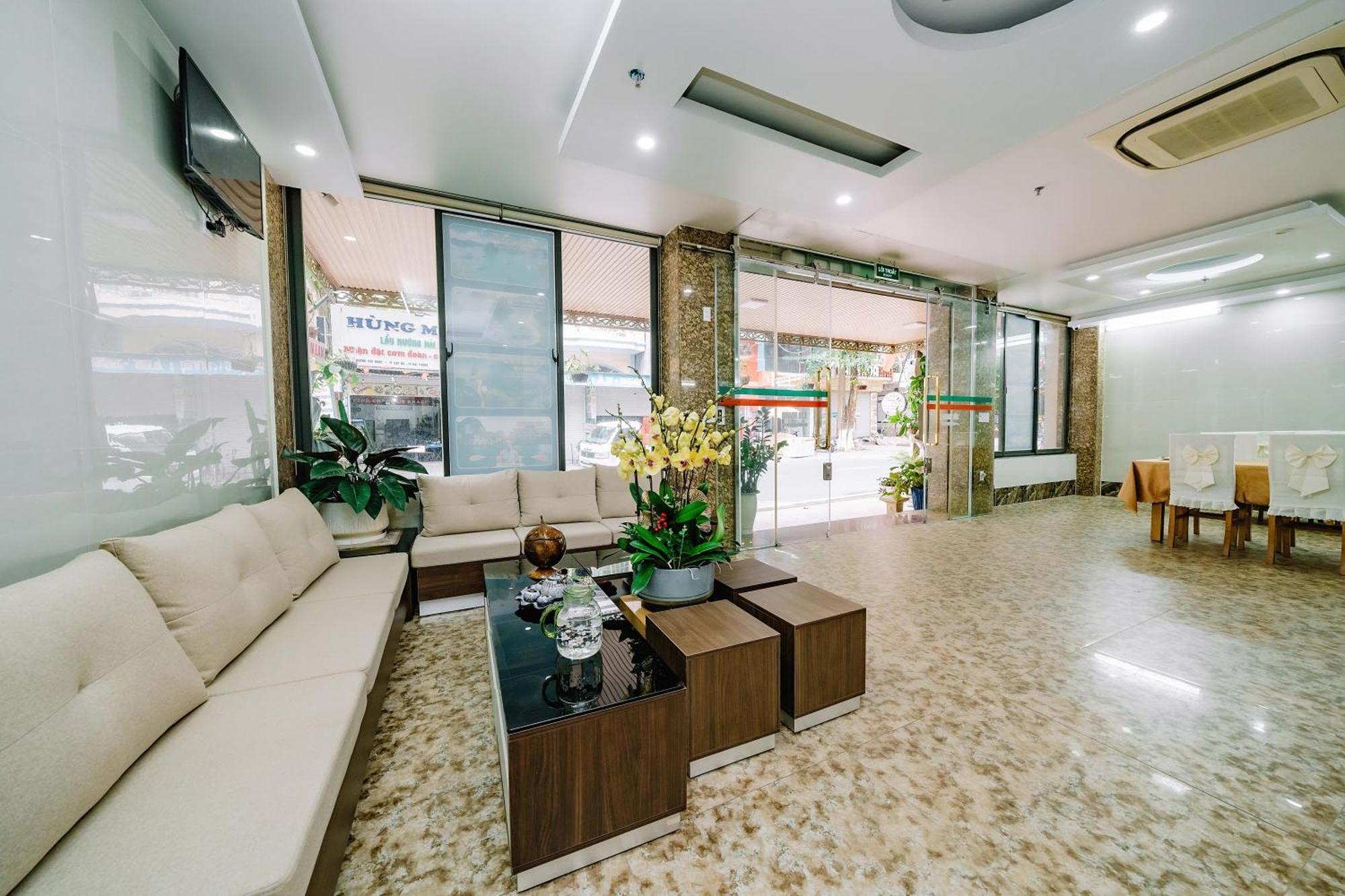 Phuong Dong Hotel Dong Khe Sau エクステリア 写真