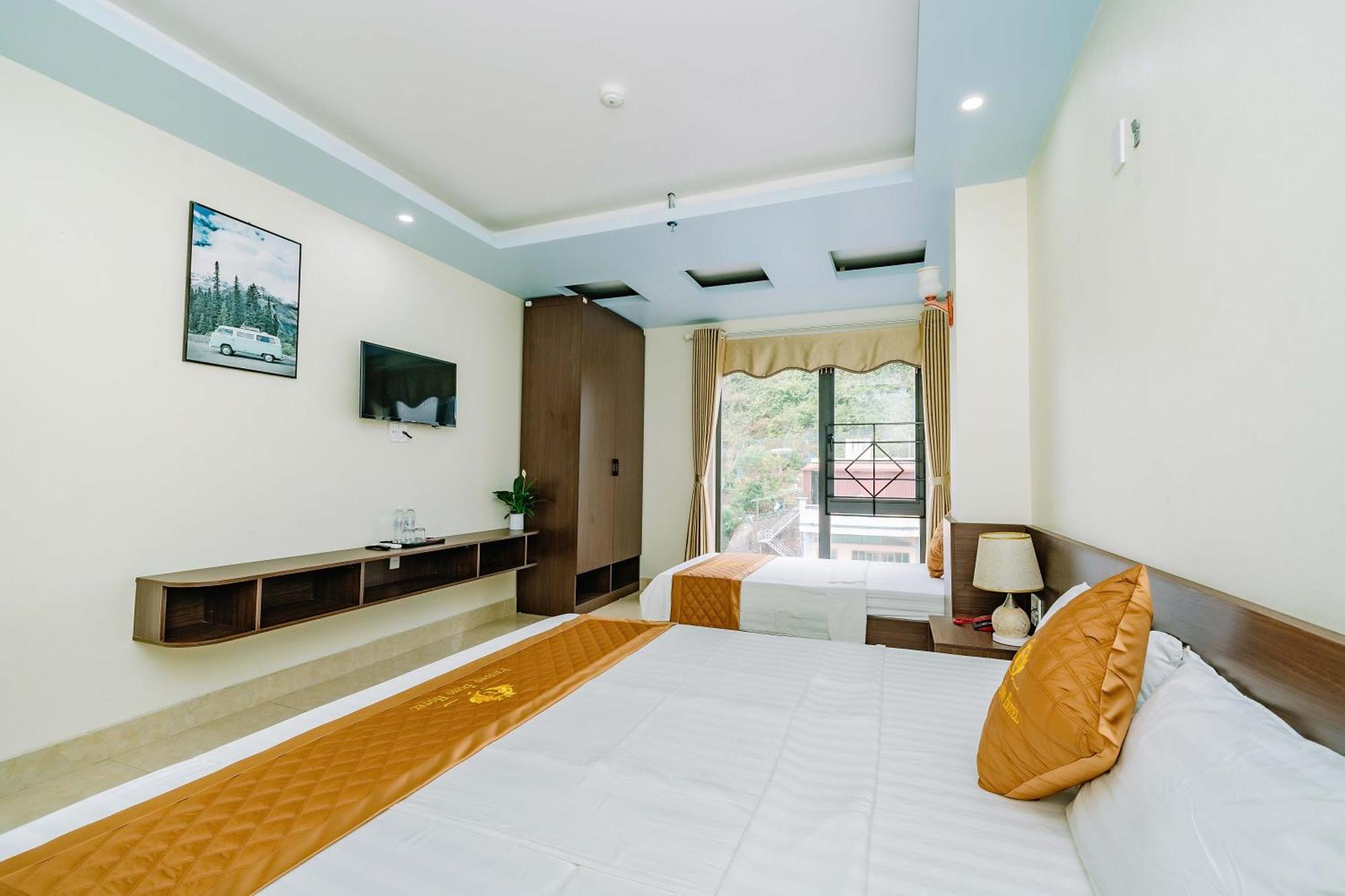 Phuong Dong Hotel Dong Khe Sau エクステリア 写真