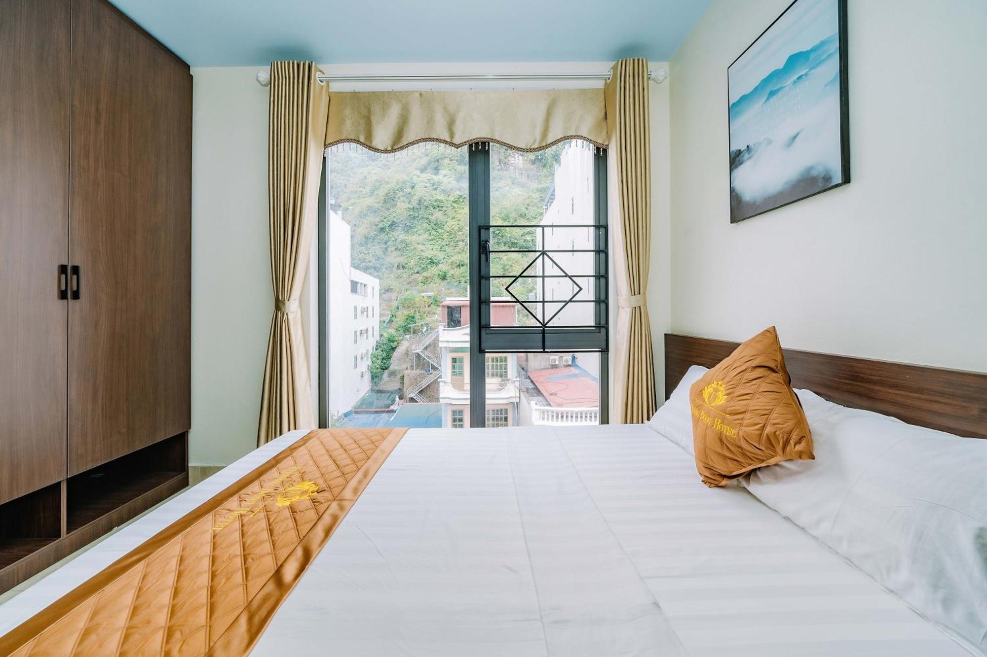 Phuong Dong Hotel Dong Khe Sau エクステリア 写真